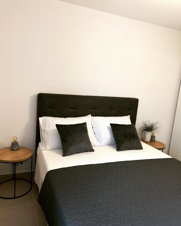 V Residence Apartments 라벡 외부 사진